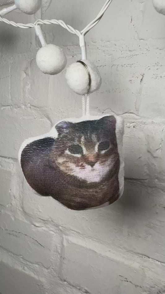 Keychain with speaker oiiai cat